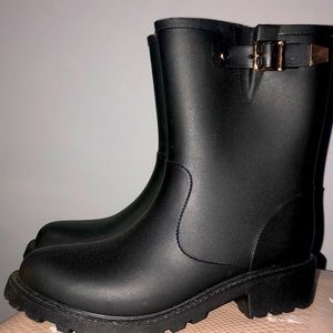 Rain boots